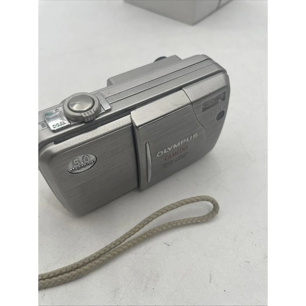 Olympus Camedia C-50 Zoom 5.0MP Digital Camera 3X Zoom+Battery+Charger+CD+SD+Man
